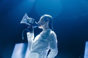 %E9%84%AD%E5%AE%9C%E8%BE%B2%E3%80%8C%E5%9C%93%E7%BC%BA%E3%80%8D%E6%BC%94%E5%94%B1%E6%9C%83%E6%89%93%E9%80%A0%E5%8F%B0%E8%AA%9E%E9%9B%BB%E6%B0%A3%E4%B9%8B%E5%A4%9C%E9%80%A3%E6%8B%8B%E9%A9%9A%E5%96%9C%E9%9C%87%E6%92%BC%E5%BD%881