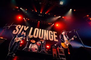 SIX LOUNGE
