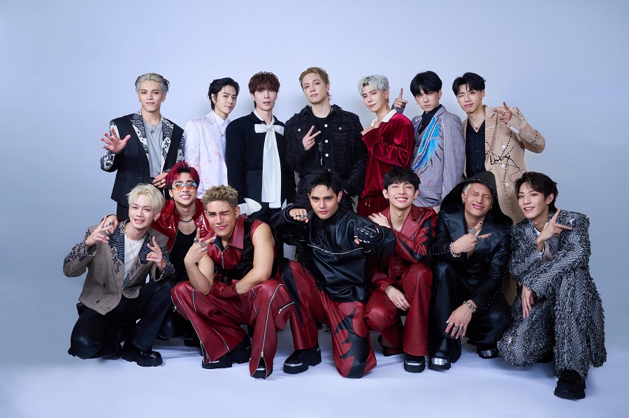 Ozone+SB19（前排左起）子翔、Josh、Stell、Pablo、Justin、Ken、煥鈞（後排左起）哲言、佳辰、陳勢