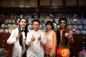 %E6%9D%8E%E5%BA%B7%E7%94%9F%E4%B8%BB%E5%8B%95%E6%8F%90%E5%87%BA%E3%80%8C%E8%AB%8B%E7%B5%A6%E6%88%91%E4%B8%80%E5%80%8B%E6%90%96%E6%BB%BE%E9%AB%AE%E5%9E%8B%E3%80%8D