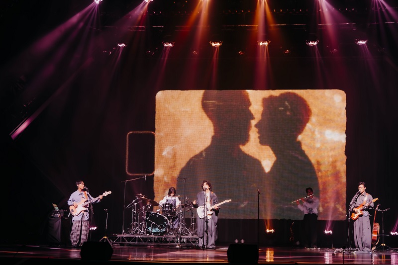 AUTTA與椅子樂團