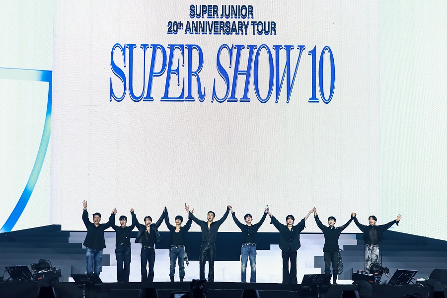 SUPER JUNIOR
