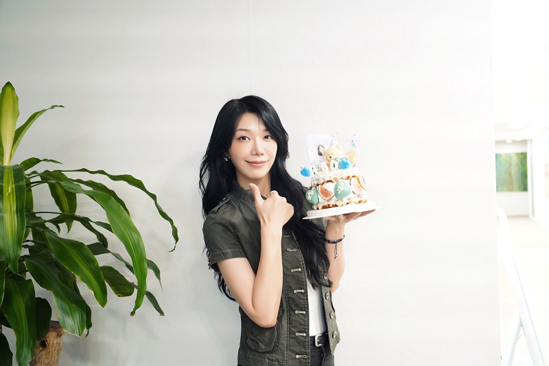 鄭恩地 JEONG EUNJI